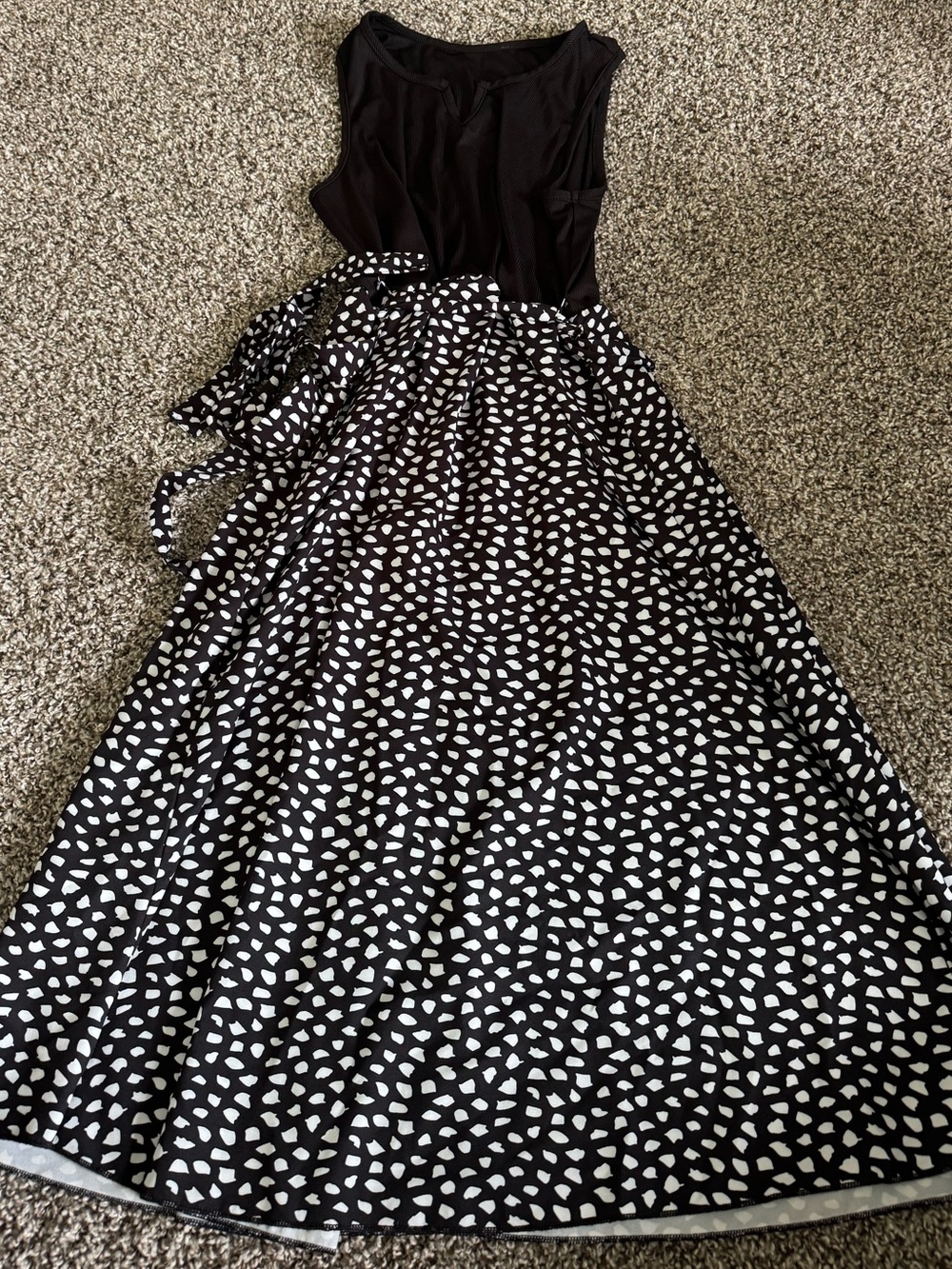 SHEIN Black and White Heart Print Maxi Dress